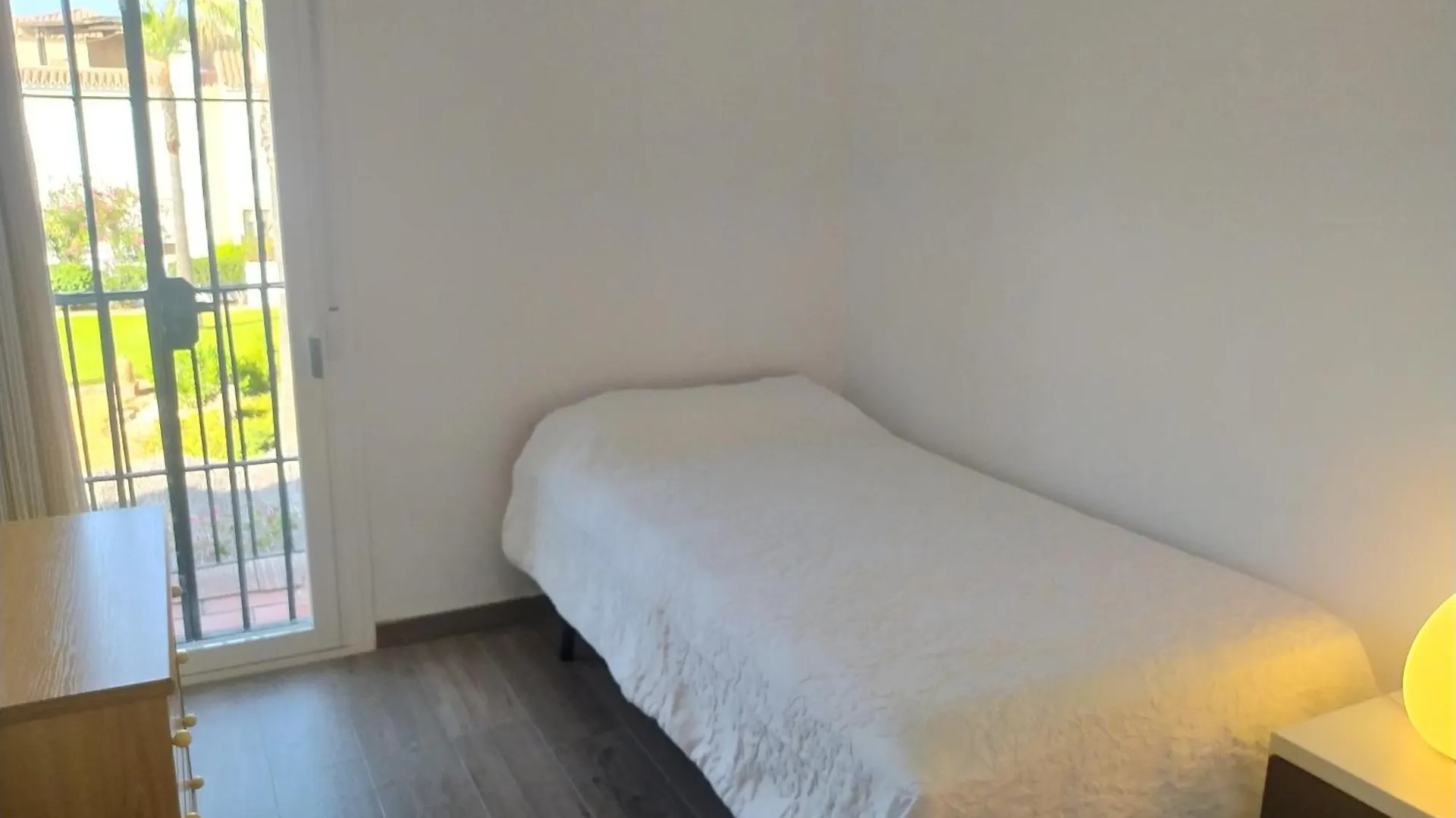 Semesterbostad Adosado En La Bahia De Casares Villa Spanien