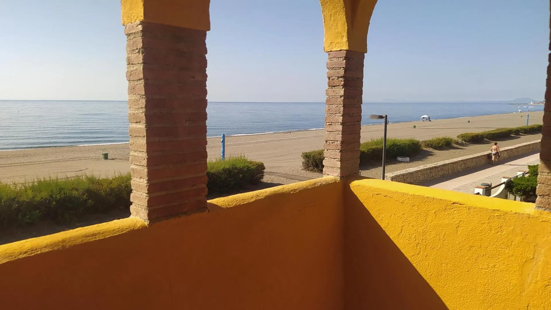 Adosado En La Bahia De Casares Villa
