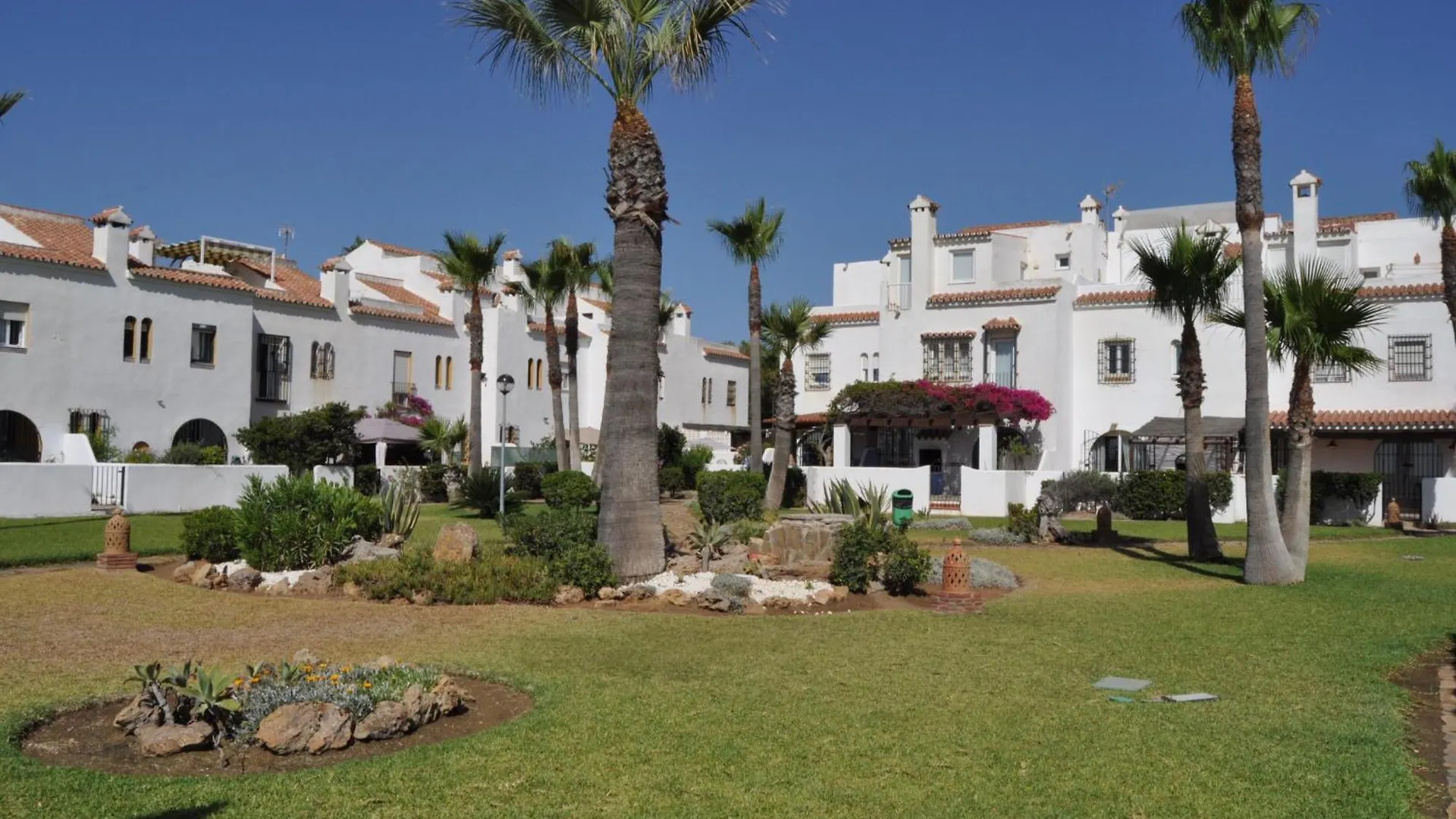 Adosado En La Bahia De Casares Villa