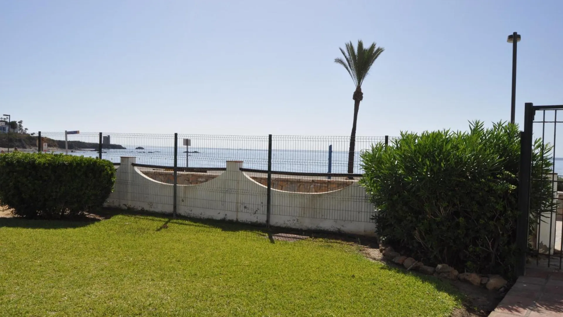 Adosado En La Bahia De Casares Villa