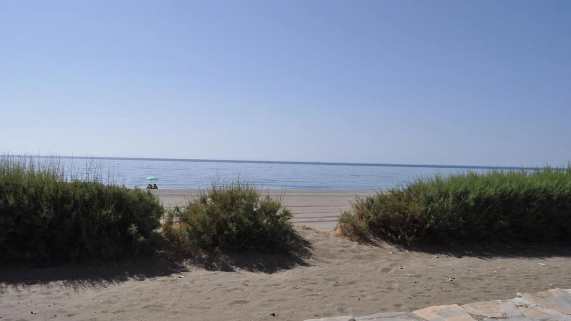 Semesterbostad Adosado En La Bahia De Casares Villa