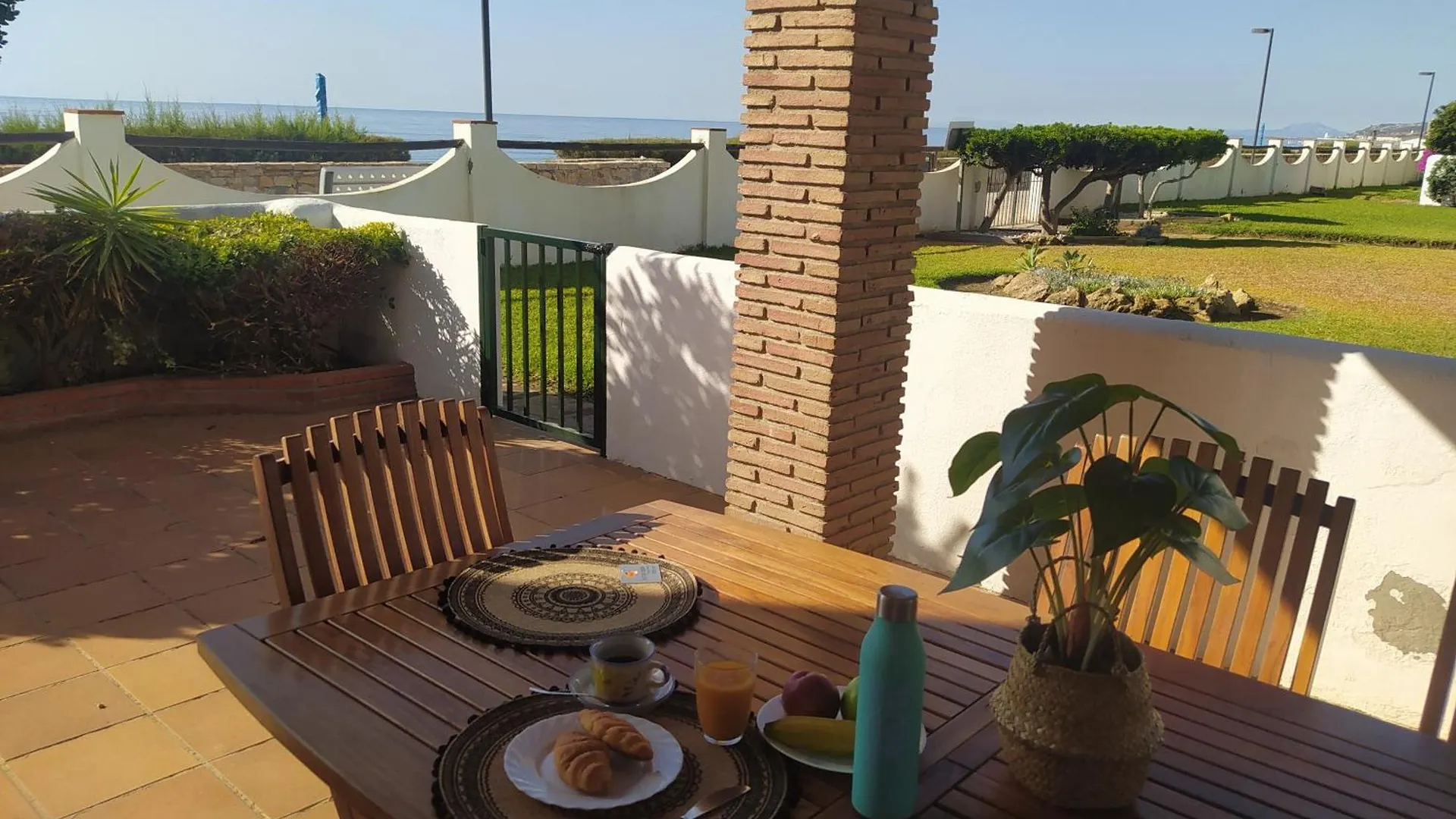 Adosado En La Bahia De Casares Villa